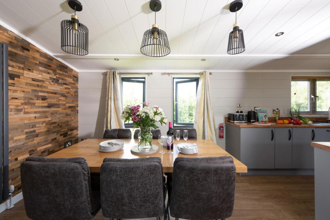 Primrose Lodge, 25 Roadford Lake Lodges Lifton Eksteriør bilde